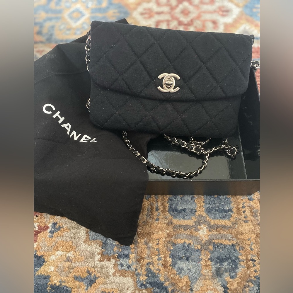 CHANEL crossbody limited Edition 2011
